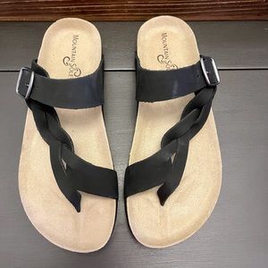 New in Box Mountain Sole Open Toe Black Sandals Sz. 9